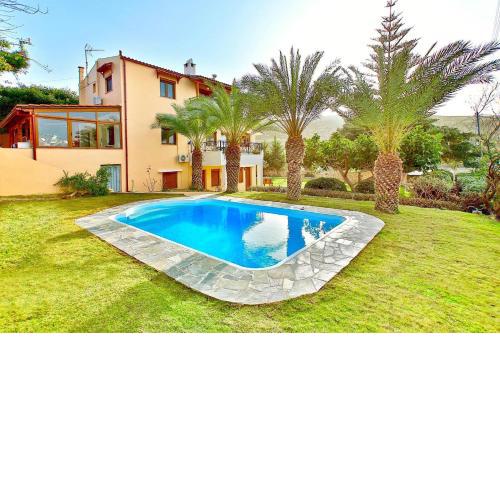 Villa Karteros with private swimming pool