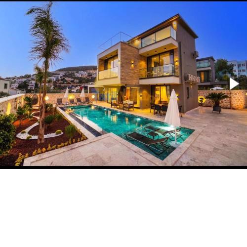 Villa Kazarman, Kalkan’ın kalbinde denize, merkeze