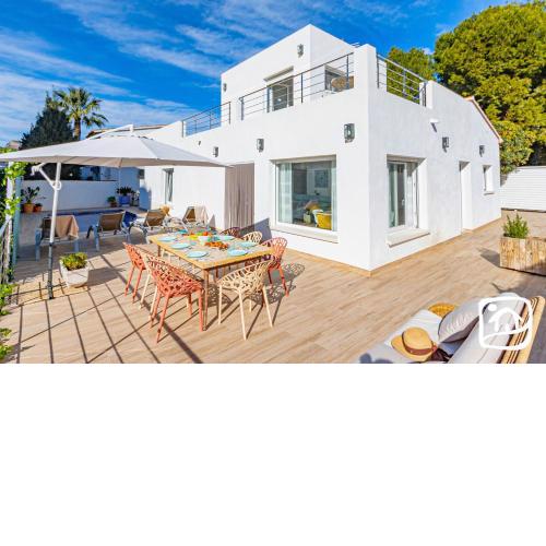 Villa La Cala by Abahana Villas