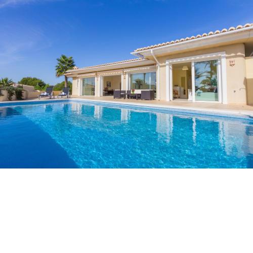 Villa La Corona by Abahana Villas