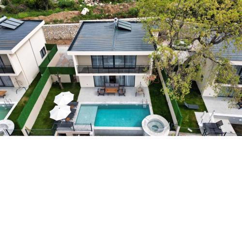 Villa Larissa with Sea View