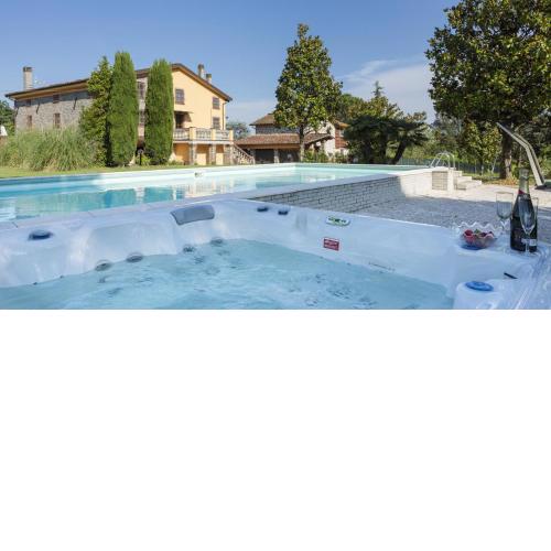 VILLA LEONE 12&2, Emma Villas