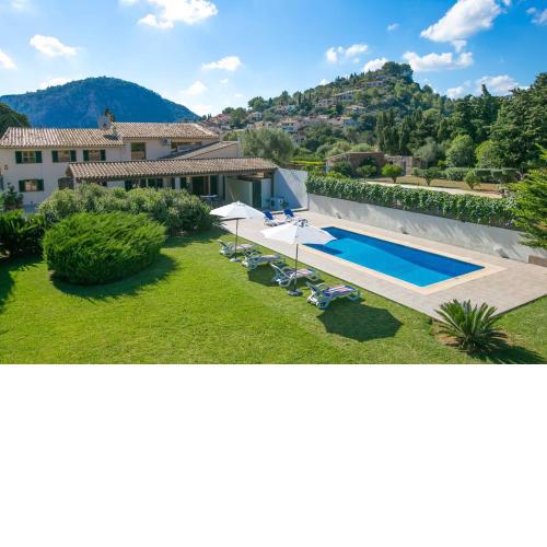 Villa Llobiner by Villa Plus