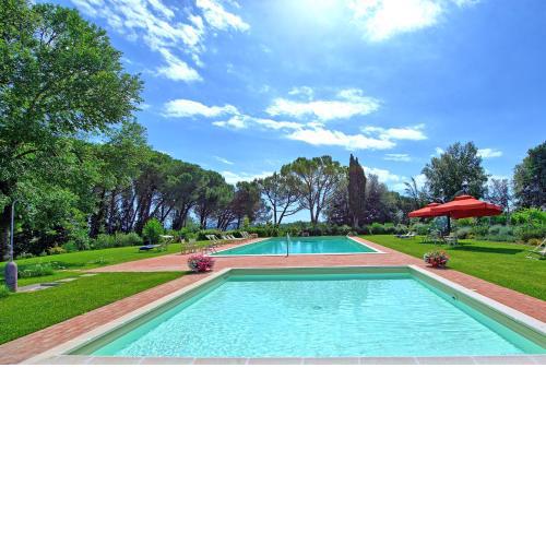 Villa Lorenza by PosarelliVillas