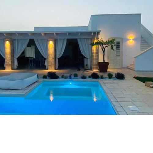 Villa Lucia con piscina privata a Gallipoli per 12 persone