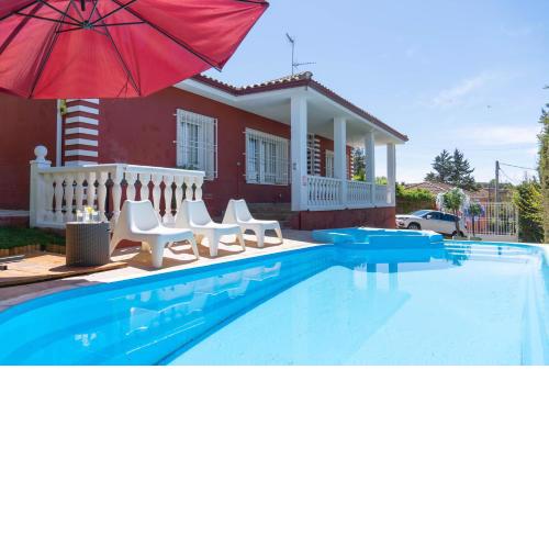 VILLA LUJOSA PRIVADA con PISCINA