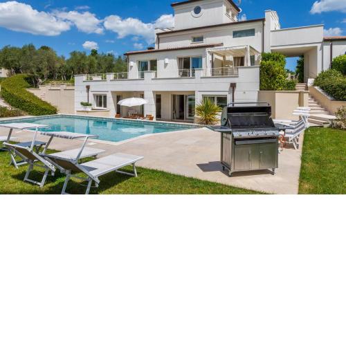 VILLA MANDARA 8&2, Emma Villas