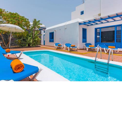 Villa Manuela by Villa Plus