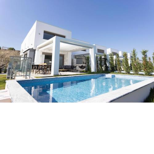 Villa Mare - Private Pool, 4 Bdrms, Sea View, BBQ