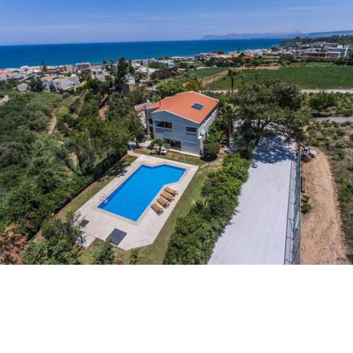 Villa Margarita with private tennis court and pool