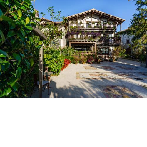 Villa-Mari