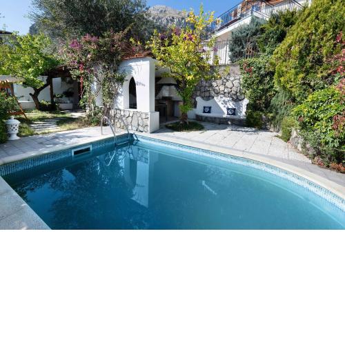 Villa Marinella close to the sea with private pool