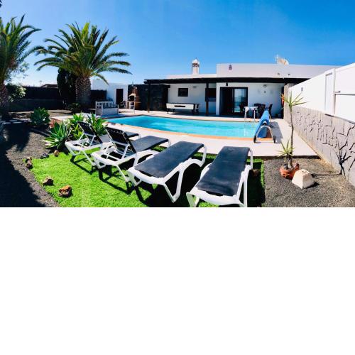 Villa Mariola with private pool, sea view, Sat-tv & free Wifi