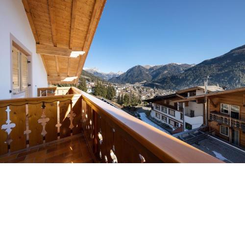 Villa Mazzel with balcony