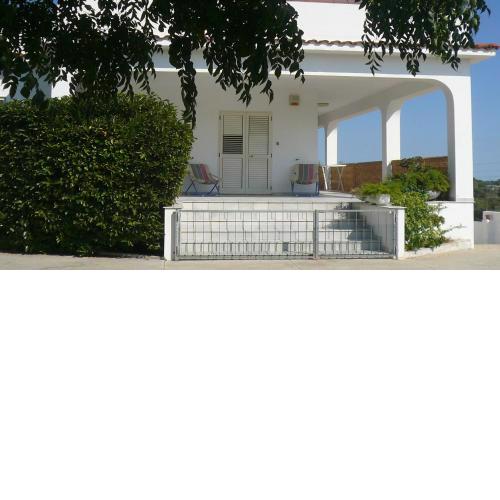 Villa Mediterranea tra gli ulivi