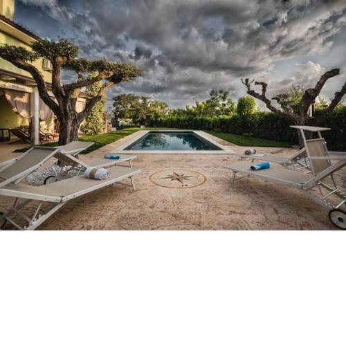 Villa MERAVIGLIA with pool, 16 km from the sea