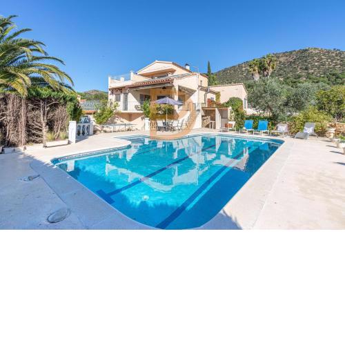 Villa Mestral - Villa con piscina en Els Olivars con preciosas vistas