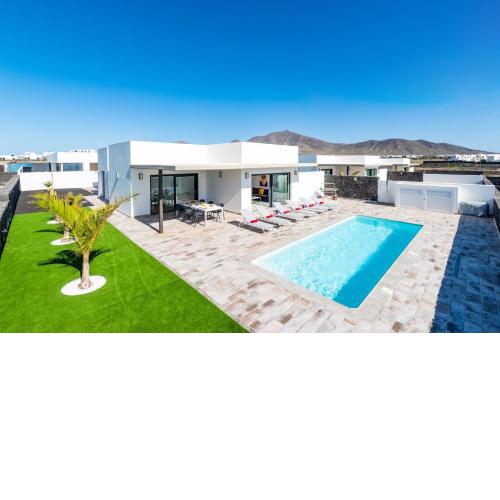 Villa Mifaya by Villa Plus