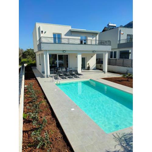 Villa Milicia - Nuova Costruzione con Piscina tra Palermo e Cefalù