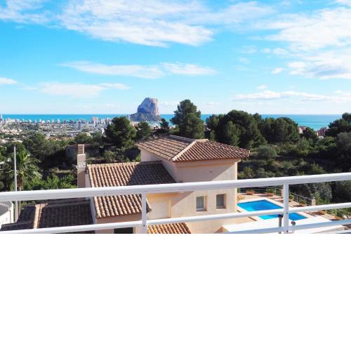 Villa moderna con vistas al mar y piscina privada