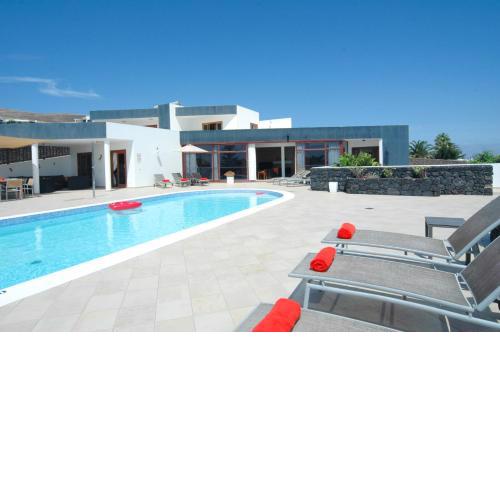 Villa Montana baja - A Stunning 7 Bedroom Villa - Perfect For Large Families And Friends