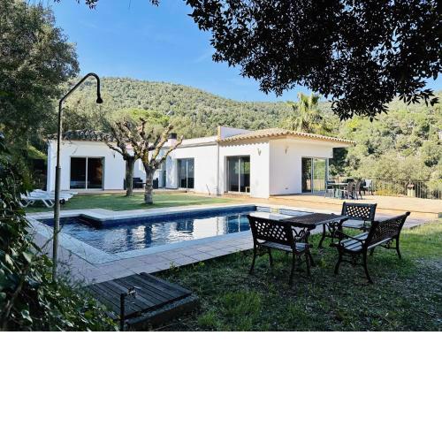 Villa Montsia
