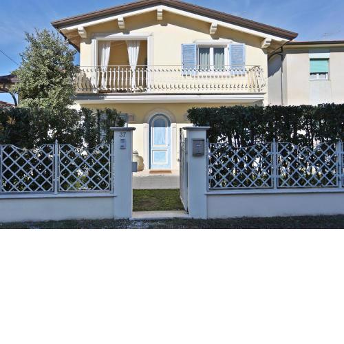 Villa Mony. 100 mt dal mare!