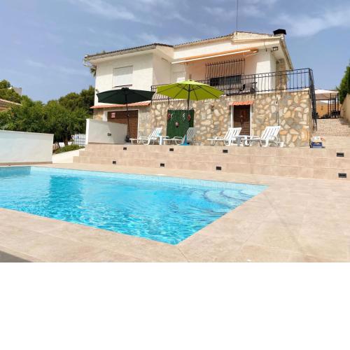 VILLA NAUFRAGOS