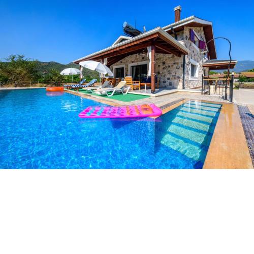 ViLLA NAZEN