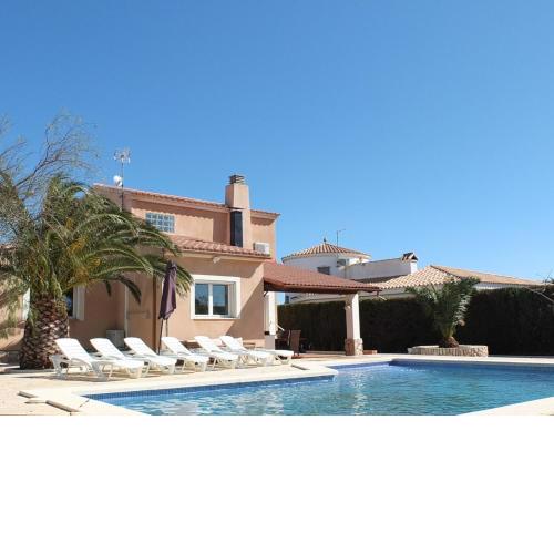 Villa Nerea with air conditioning & private swimming pool only 400m to the beach ideal for families