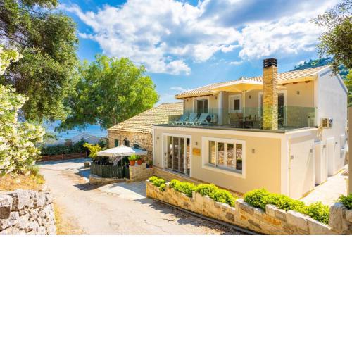 Villa Nikolakis Kerasia, on the beach