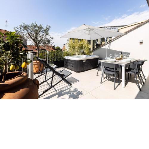 *Villa Olivo*with private terrace & Jacuzzi + 3bedrooms
