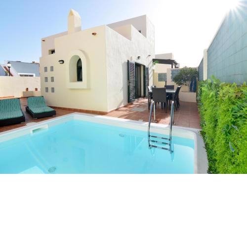 Villa Olympia Lovely, Close to Town and Beaches with Private Pool & Fast WiFi