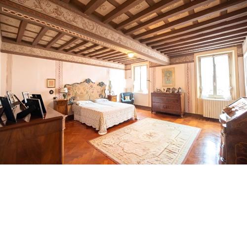Villa Ottocentesca immersa nel verde