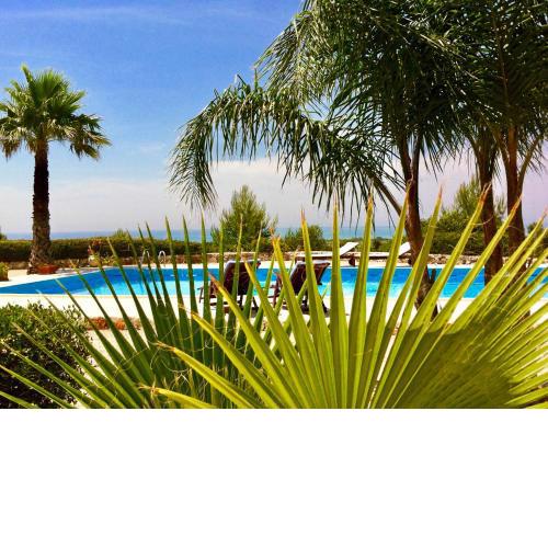 Villa panoramica con piscina