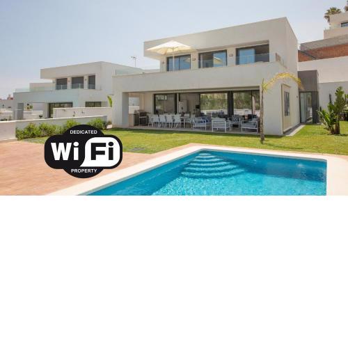 Villa Paraiso, 15