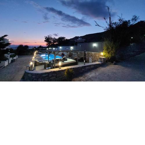 Villa Parisi Naxos Luxury Villas&Pisina-Jacuzzi Spa
