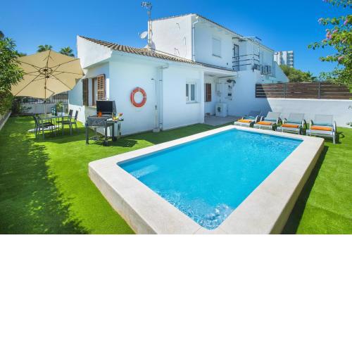 Villa Pascual Riera by Villa Plus