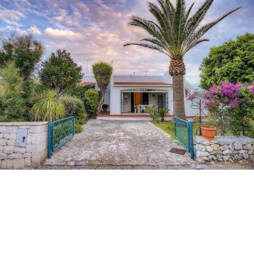 VILLA PATRIZIA cozy villa near the sea