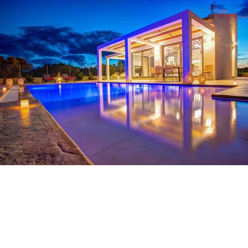 Villa Peonia by Villa Plus