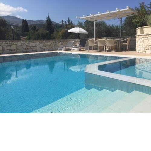 Villa Petrino - central flat location within Kassiopi. Sleeps 8