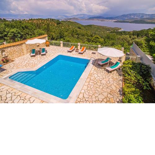 Villa Petrosa by Villa Plus