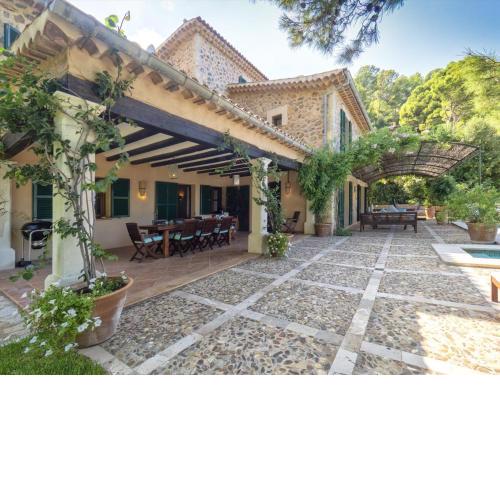 Villa Picassa with sea view