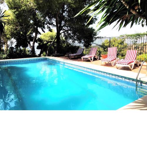 Villa Pinares-Malaga: pool, garden, garaje, wifi,