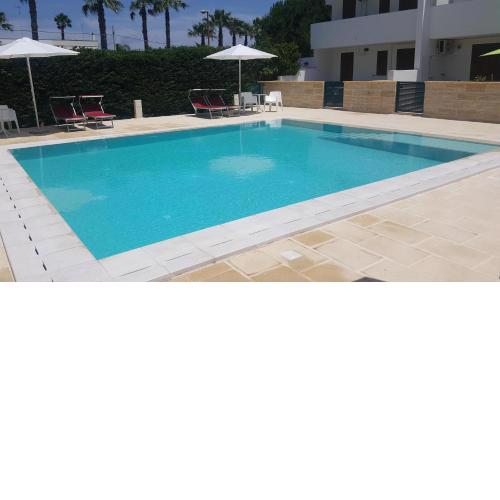 Villa piscina 24 posti letto
