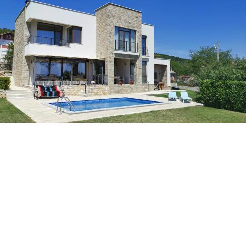 Villa Poemia