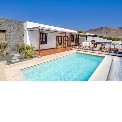 Villa Pola Marinas by Villa Plus