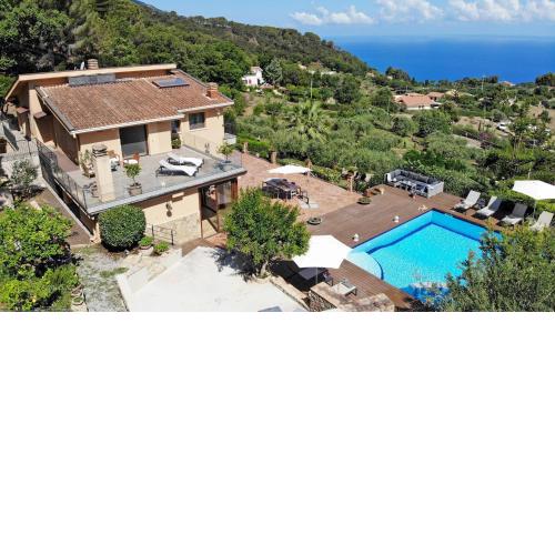 VILLA PROVENZA 12&4, Emma Villas