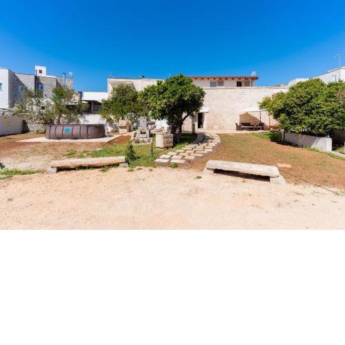 Villa Pussacra by BarbarHouse