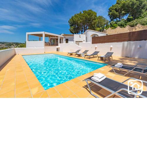 Villa Querencia by Abahana Villas